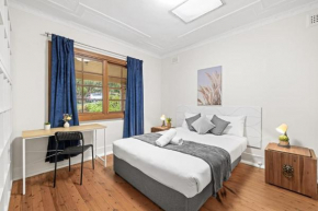 Cozy Double Room - Near Transport & Shops - Shared Bathroom
